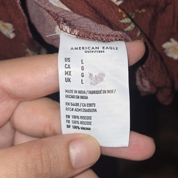 American Eagle red / burgundy floral sleeveless top size large - Picture 5 of 5